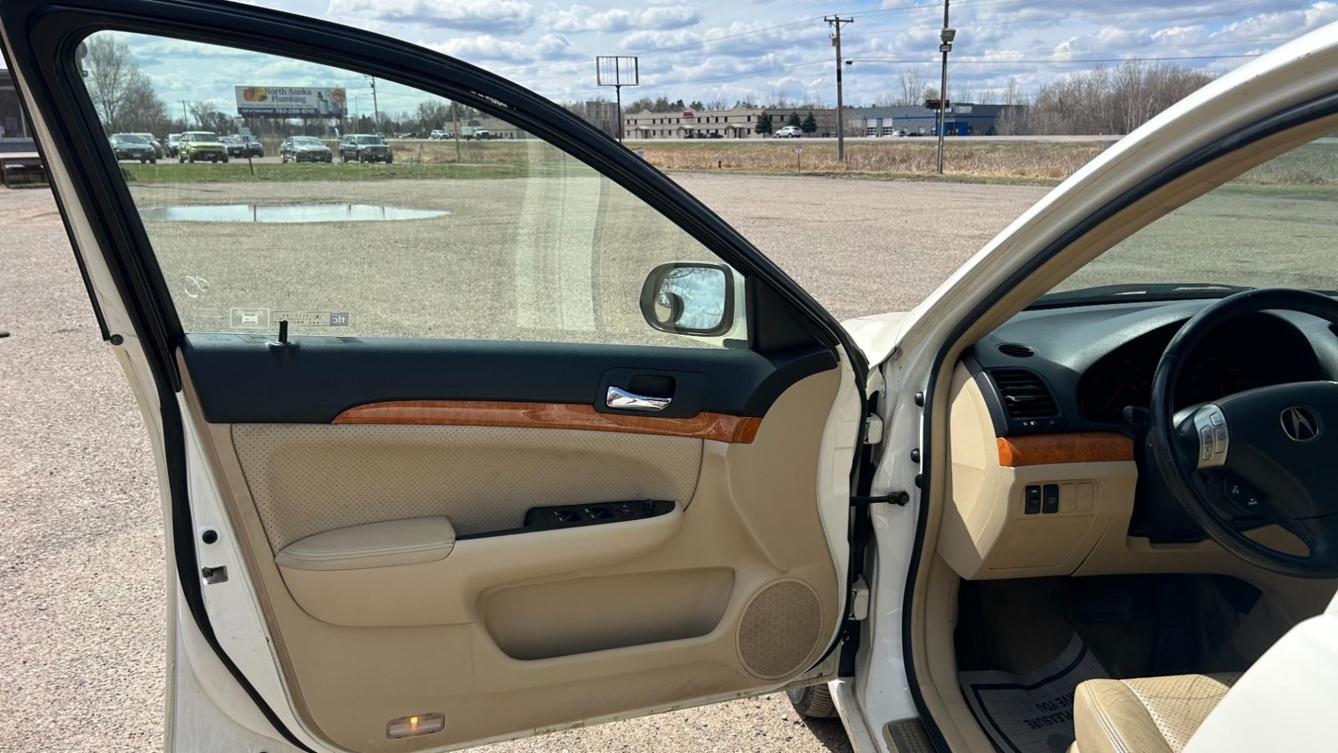 2004 White Acura TSX 5-speed AT with Navigation System (JH4CL96954C) with an 2.4L L4 DOHC 16V engine, 5-Speed Automatic Overdrive transmission, located at 17255 hwy 65 NE, Ham Lake, MN, 55304, 0.000000, 0.000000 - Photo#8